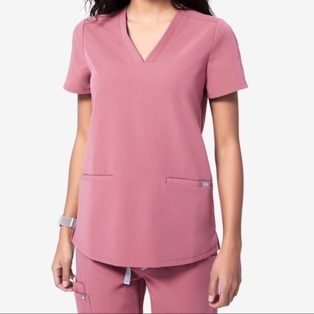 Figs Casma Three Pocket Scrub Top Mauve XS